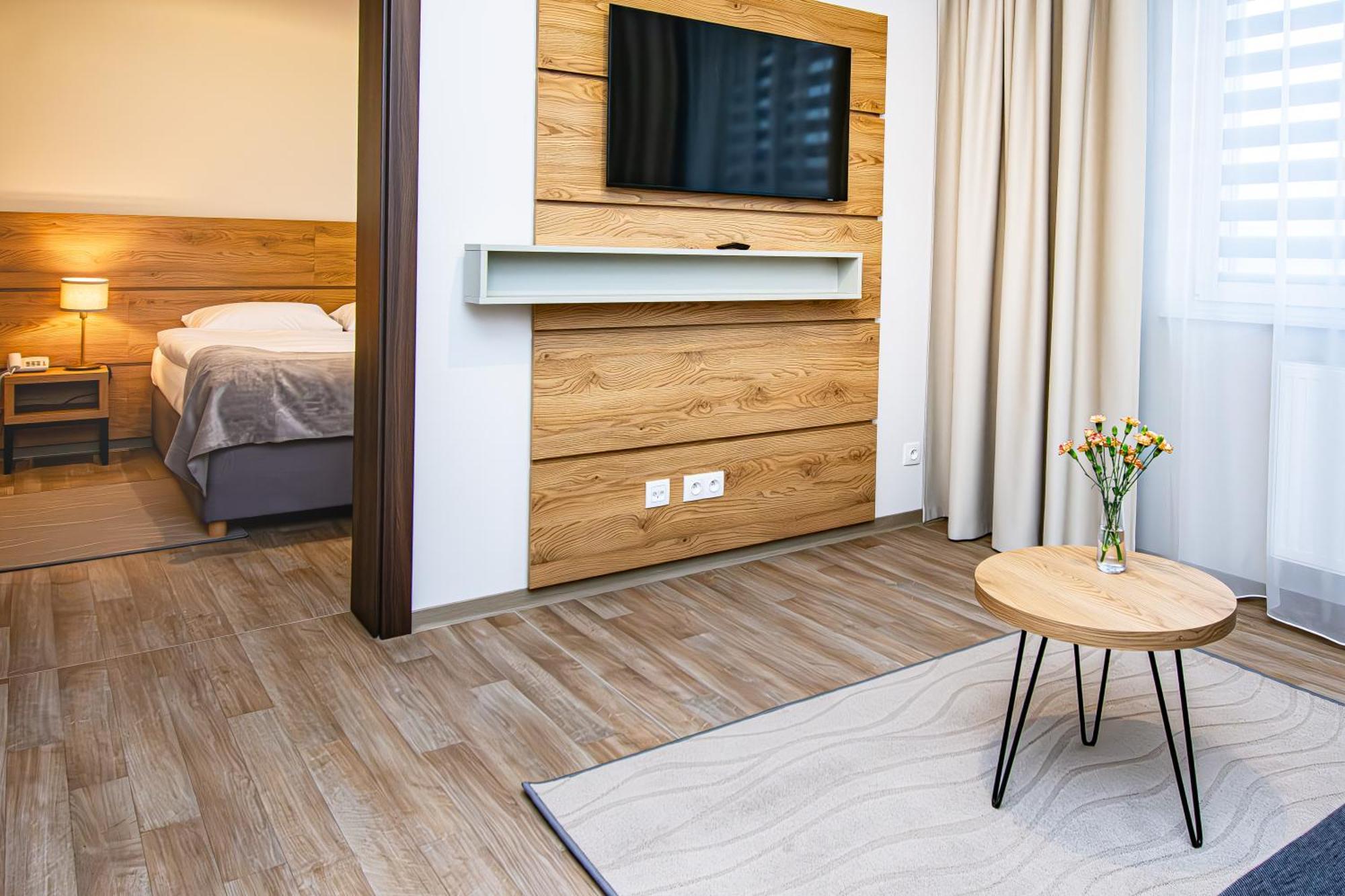 Novy Hotel Zielona Gora  Exterior photo